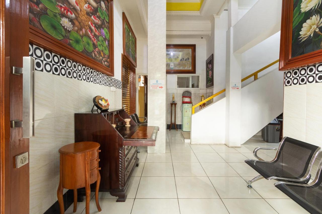 Homestay Gayatri Sawojajar Near Univ Negeri Malang Kampus 2 Mitra Reddoorz Ngoại thất bức ảnh