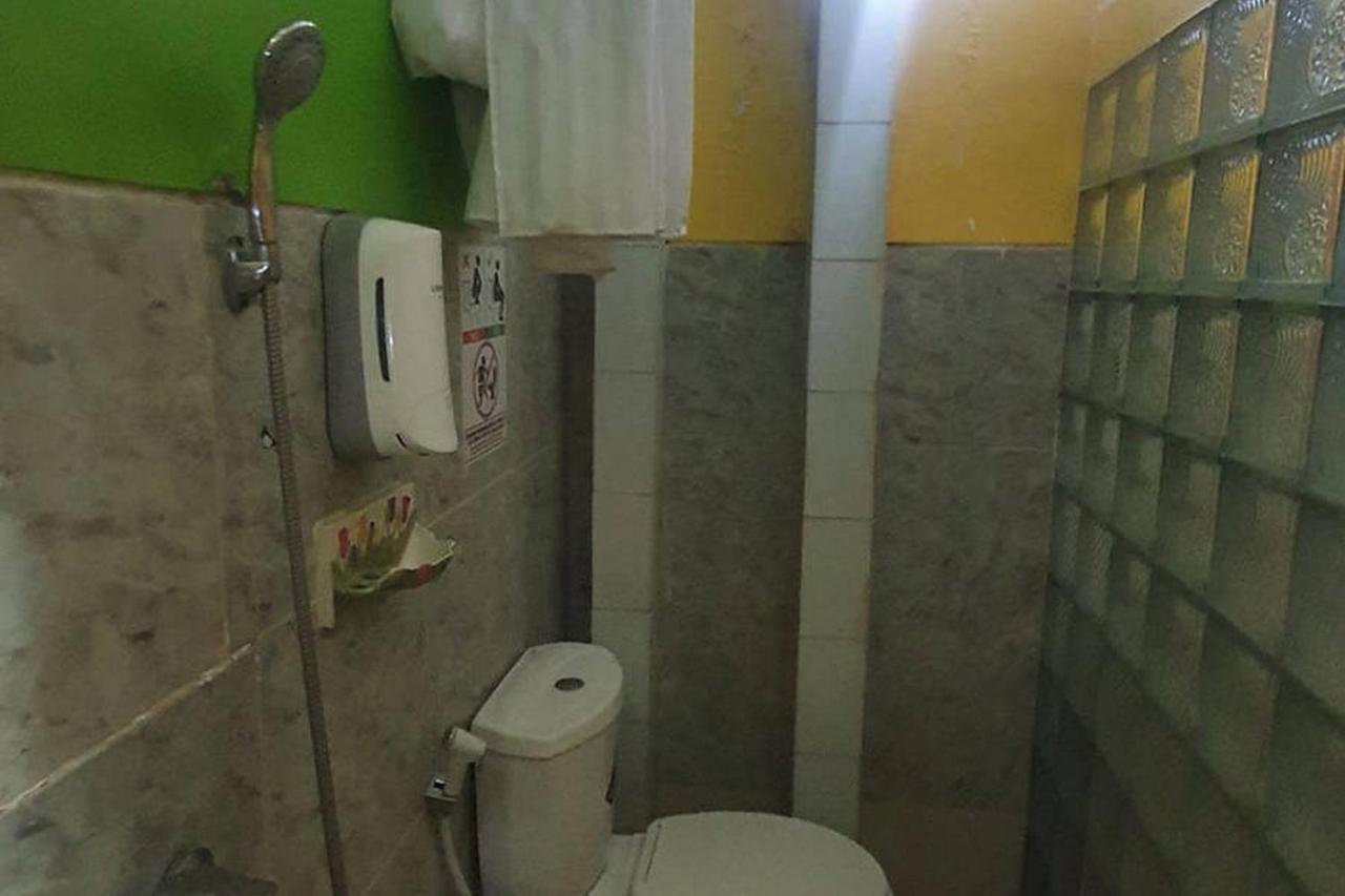 Homestay Gayatri Sawojajar Near Univ Negeri Malang Kampus 2 Mitra Reddoorz Ngoại thất bức ảnh